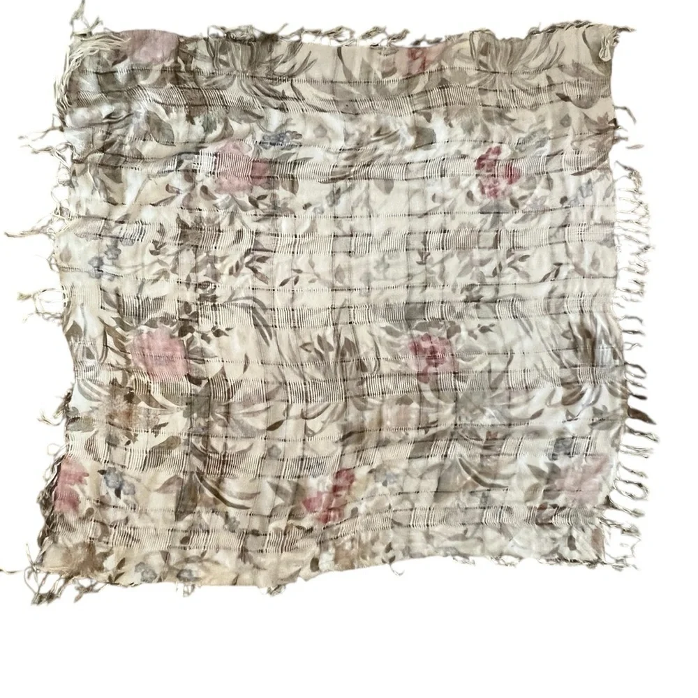Jeffrey Lawrence / Lawrence Bentley Square Woven Floral Scarf w/ Fringe, Cream